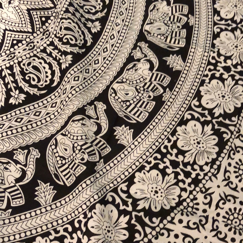 Black and White Tapestry - Picture 5 of 5